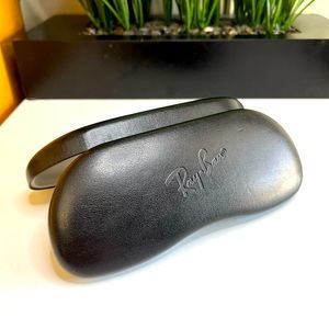 Ray-Ban hard shell clam closure case black grey sunglasses glasses